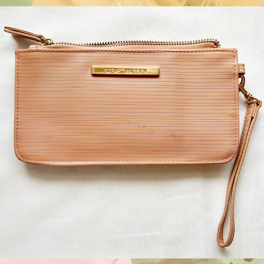 Steve Madden Patent Blush Wristlet